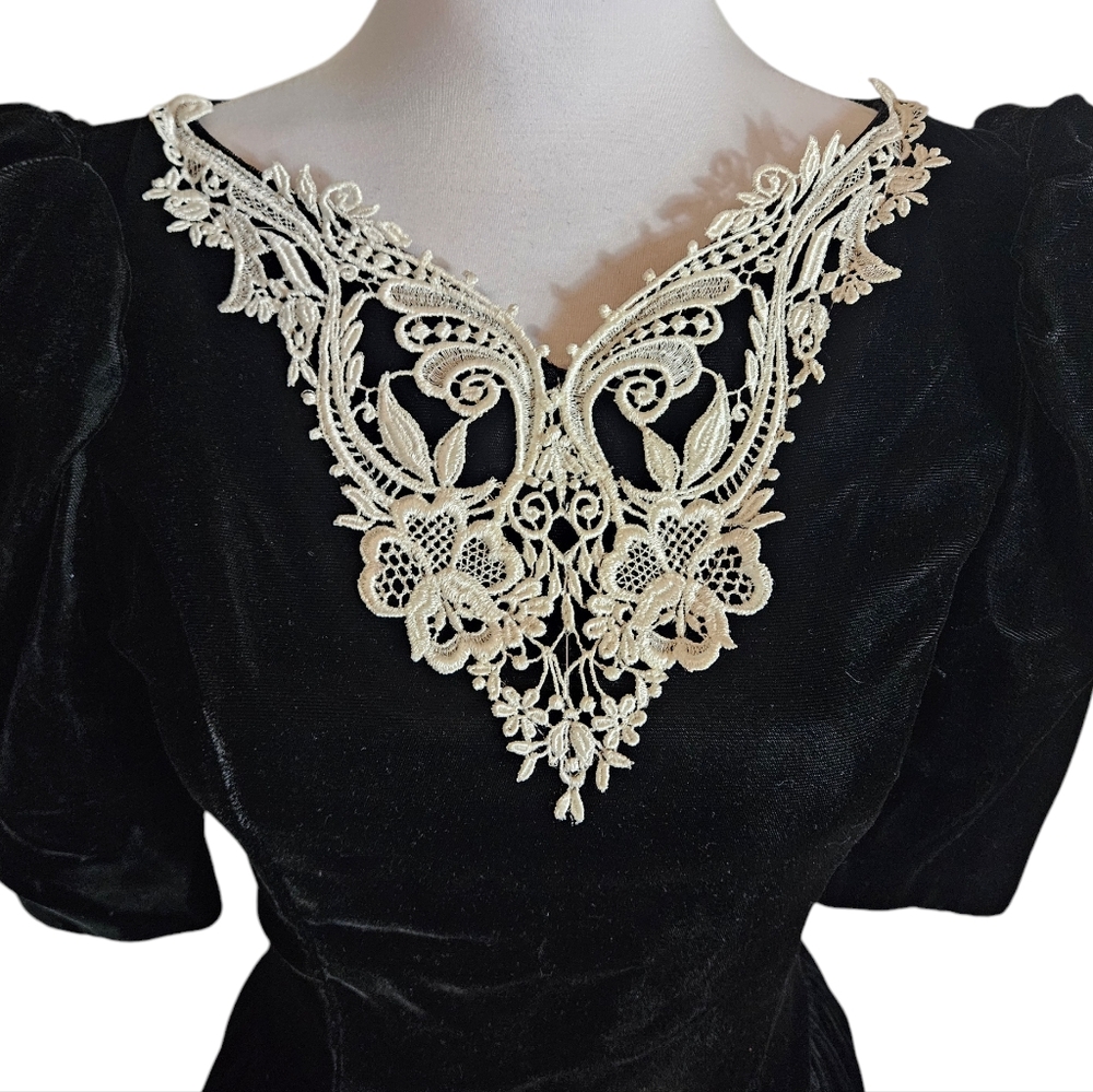 Vintage 80s Gunne Sax By Jessica McClinton Lace Collar Black Velvet Dress Sz 4 ? - Picture 3 of 16